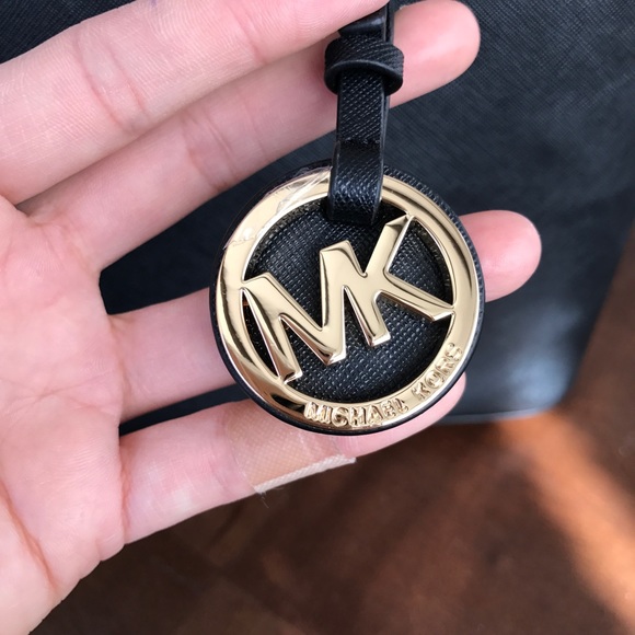 LAST ONE ❗️MICHAEL KORS Travel Black Leather Bag - Picture 5 of 8